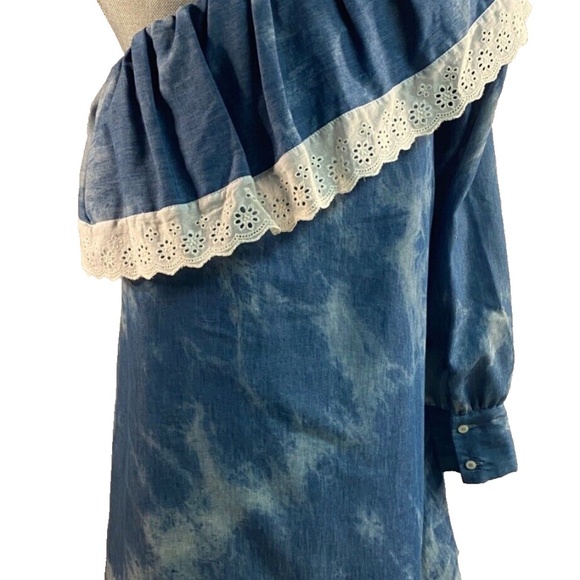 NWT 5RUE denim one shoulder dress w white eyelet ruffle trim Sz Medium MSRP $192 - Picture 5 of 15